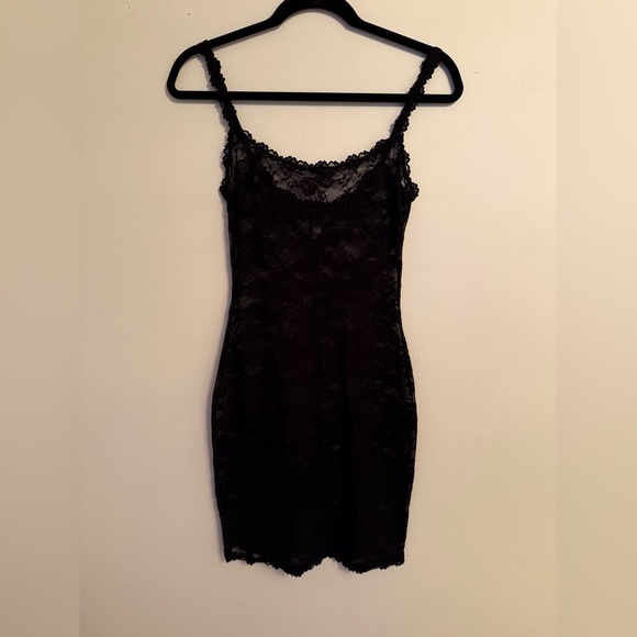 ✨RARE✨ SKIMS Sexy Stretch Lace Slipdress - Picture 3 of 6